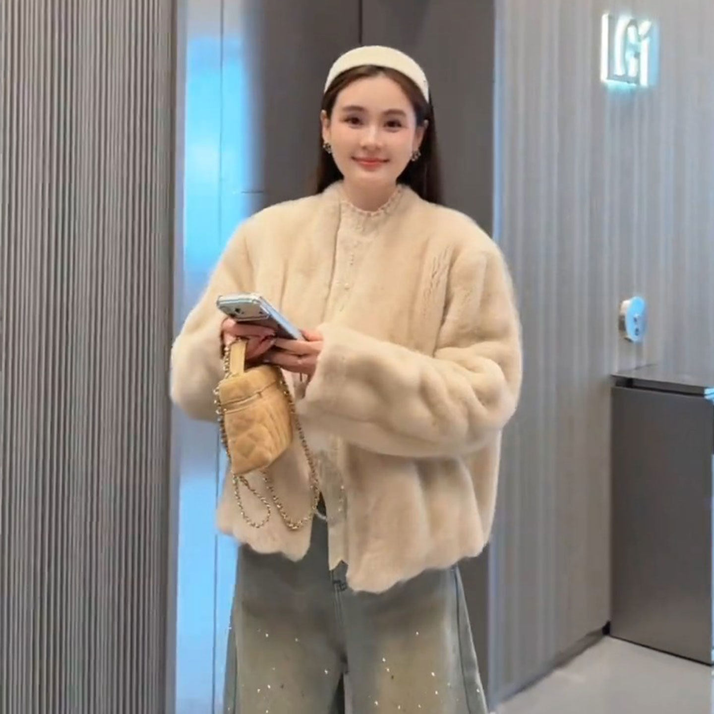 年货定制款女短款单扣V领短外套冬季仿水貂毛环保皮草上衣厚女装,女装/女士精品,短外套,淘宝优惠券,粉丝福利购,淘宝优惠卷