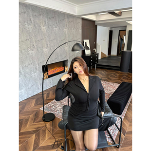 楠哥微胖性感V领褶皱包臀连衣裙女2026新款大码收腰显瘦胖mm短裙