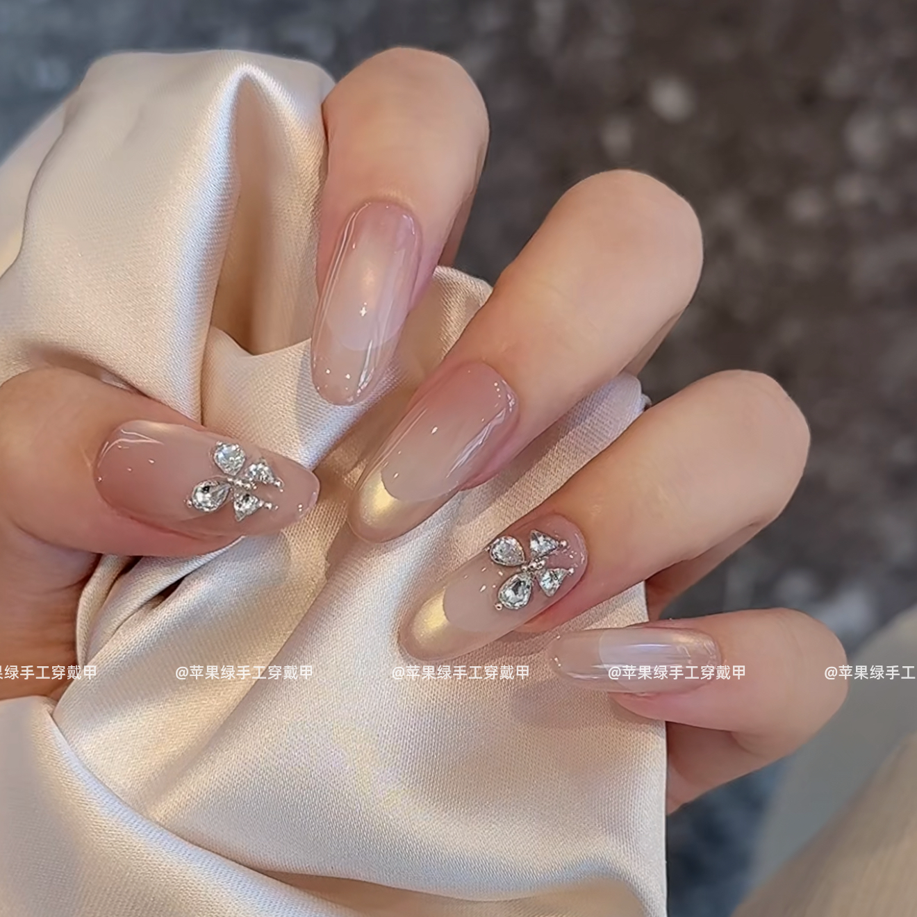 锆石蝴蝶｜纯手工穿戴甲香槟爆闪猫眼拼接蝴蝶锆石爆款手工穿戴甲