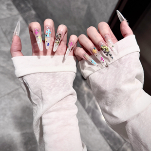 彩色克家纯手工多巴胺纯手工穿戴甲新款 彩钻糖果克罗心冰透美甲