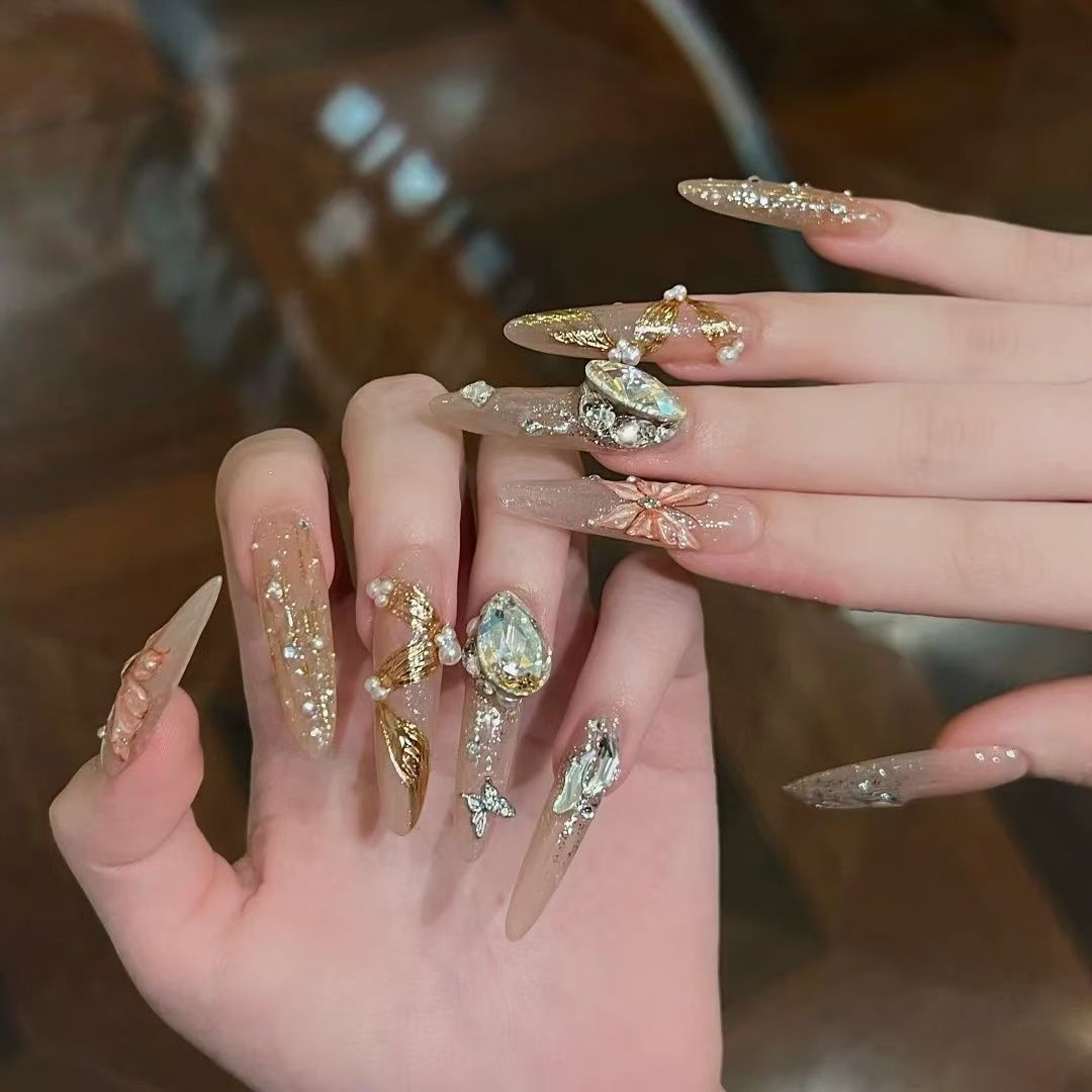 纯手工美甲富家千金蝴蝶贴钻显白高级感穿戴甲可拆卸成品鎏金千金