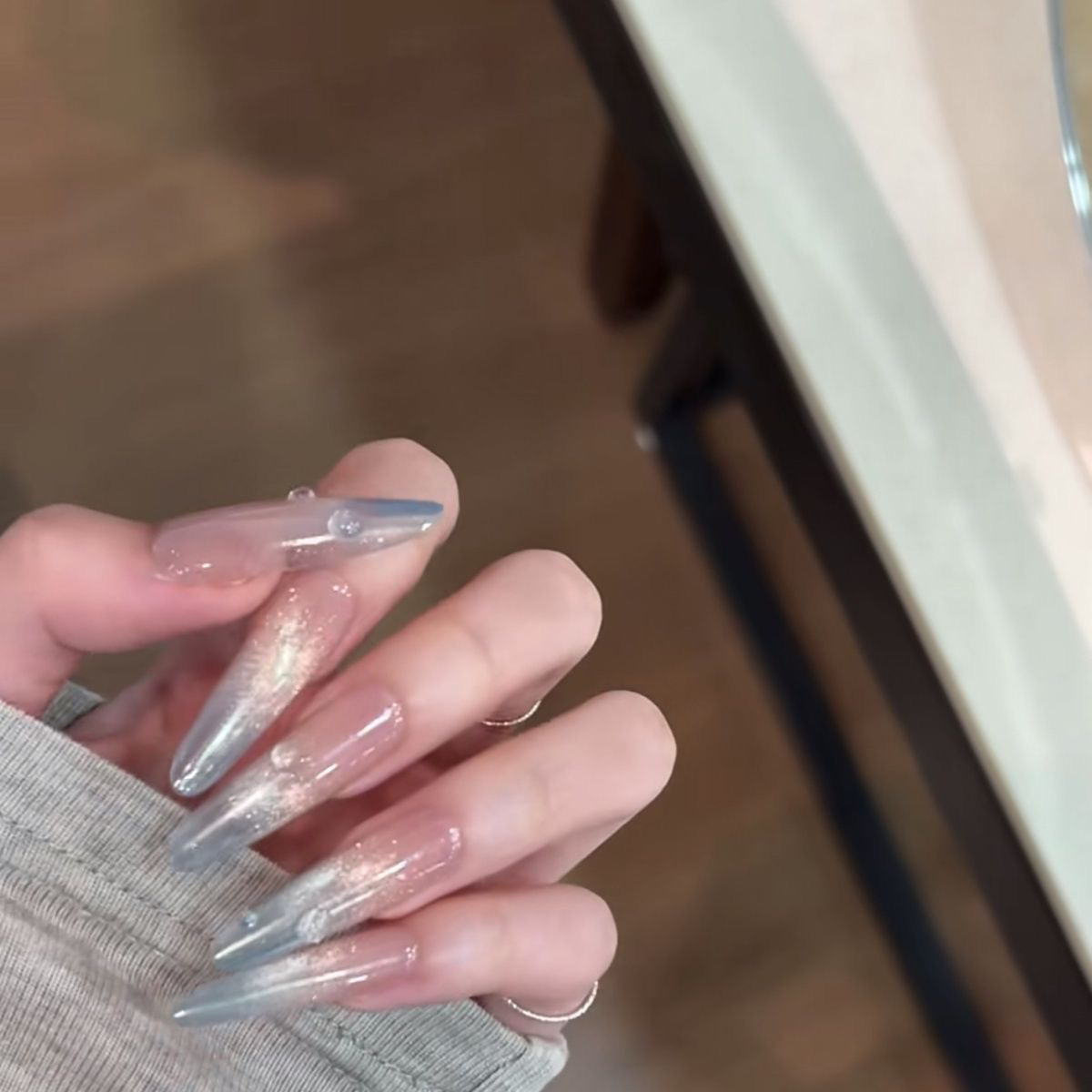 碧波仙子湿漉漉水光感渐变猫眼手工美甲穿戴甲温柔淡金色猫光美甲