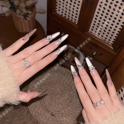 【甜美粉心动】裸钻温柔斜边纯手工穿戴甲气质细闪可拆卸碎钻美甲
