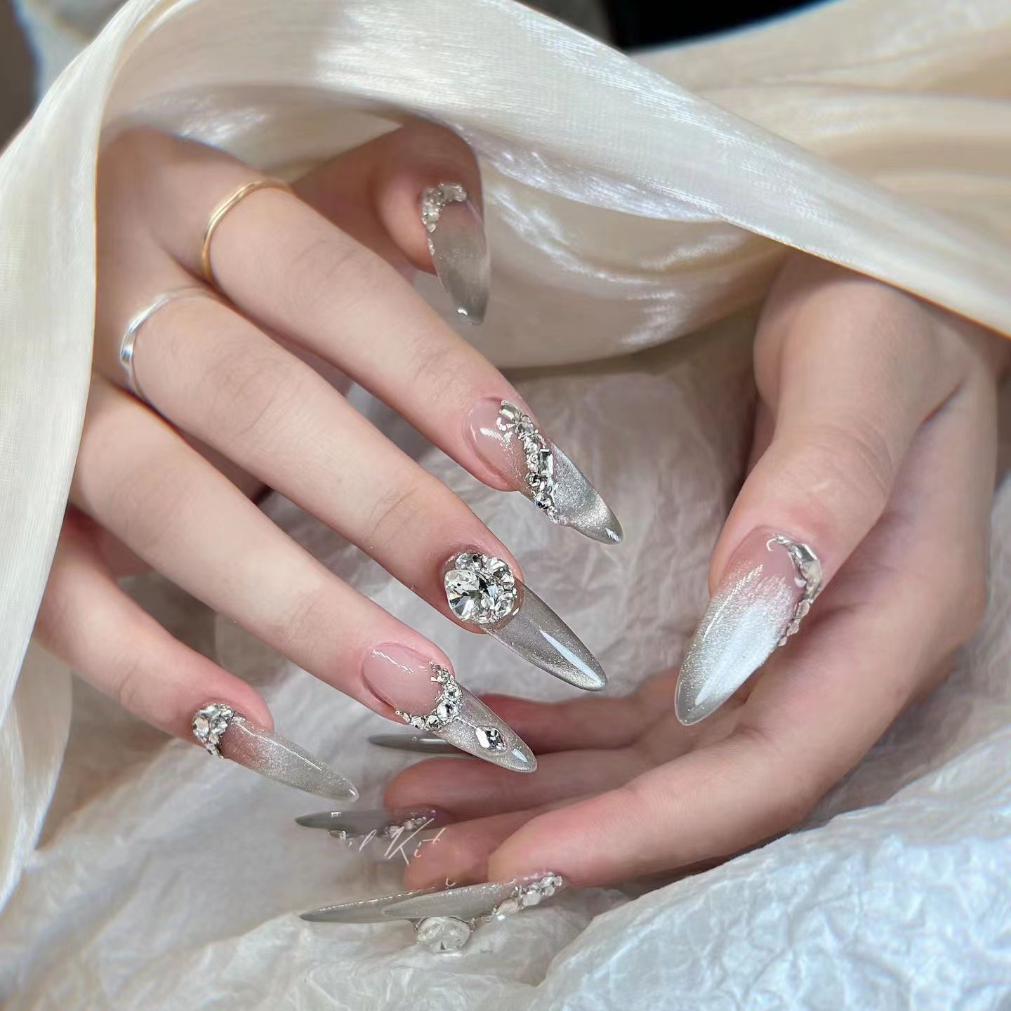 纯手工穿戴甲手工爆闪指甲穿戴高级感氛围轻奢显白美甲月光仙子