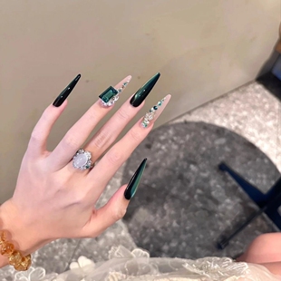 野心勃勃贵气绿宝石高级感满满富家千金奢华高定纯手工美甲穿戴甲