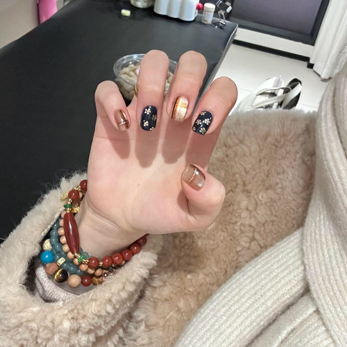 秋新款猫眼小花金属感高级气质美甲格纹小众纯手工穿戴甲学生短款