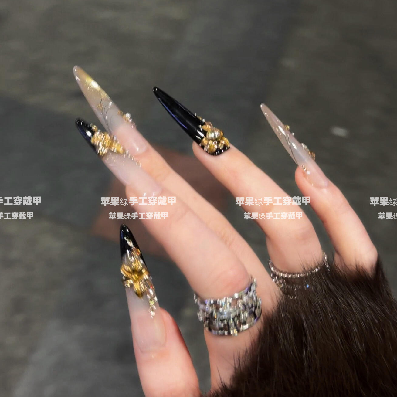 纯手工穿戴甲高级新年金色爆闪猫眼长甲手绘金花魔镜可拆卸穿戴甲