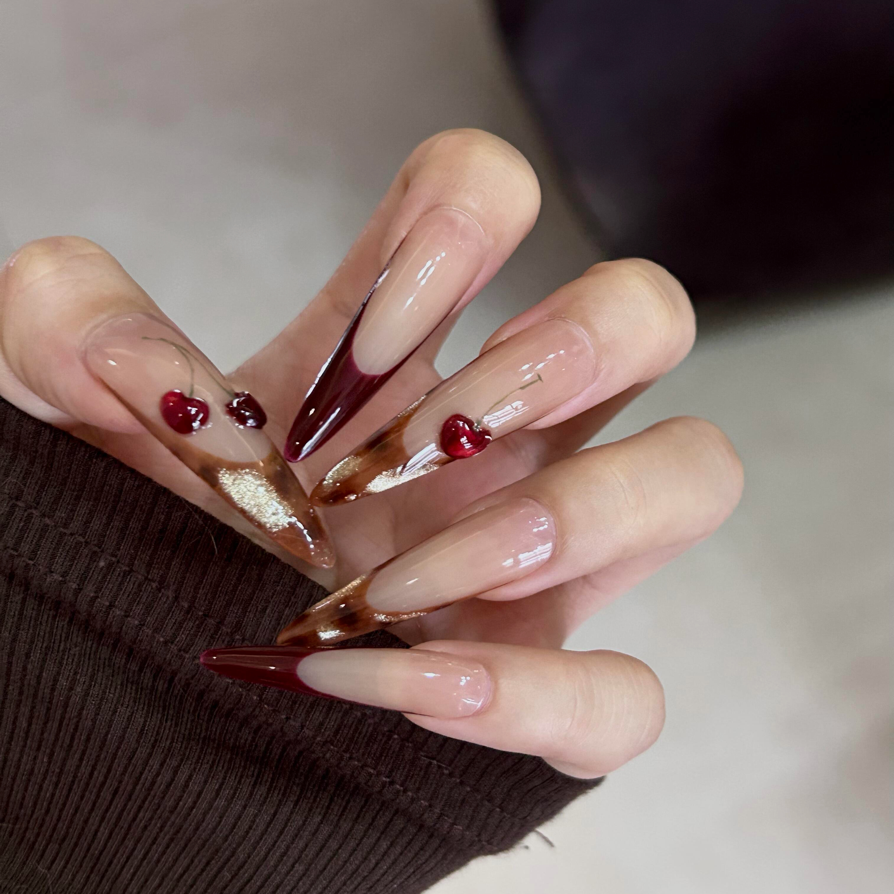 【樱桃琥珀】纯手工穿戴甲秋冬新款酒红法式樱桃琥珀晕染美甲贴
