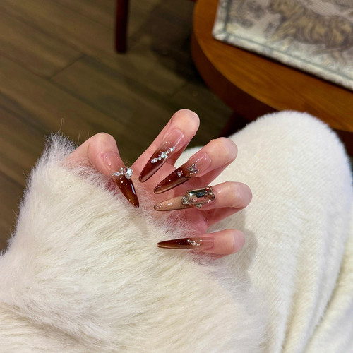 【榛果可可】纯手工穿戴甲前进感秋冬气质咖色侧光猫眼满钻美甲贴