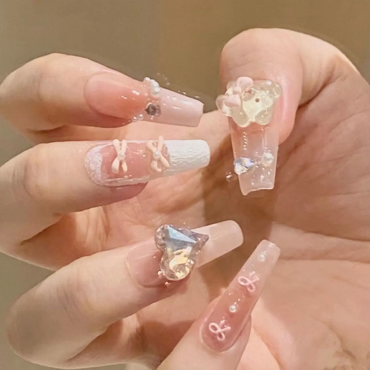 纯手工美甲穿戴甲晕染法式芭蕾蝴蝶结小熊显白可拆秋冬新款美甲