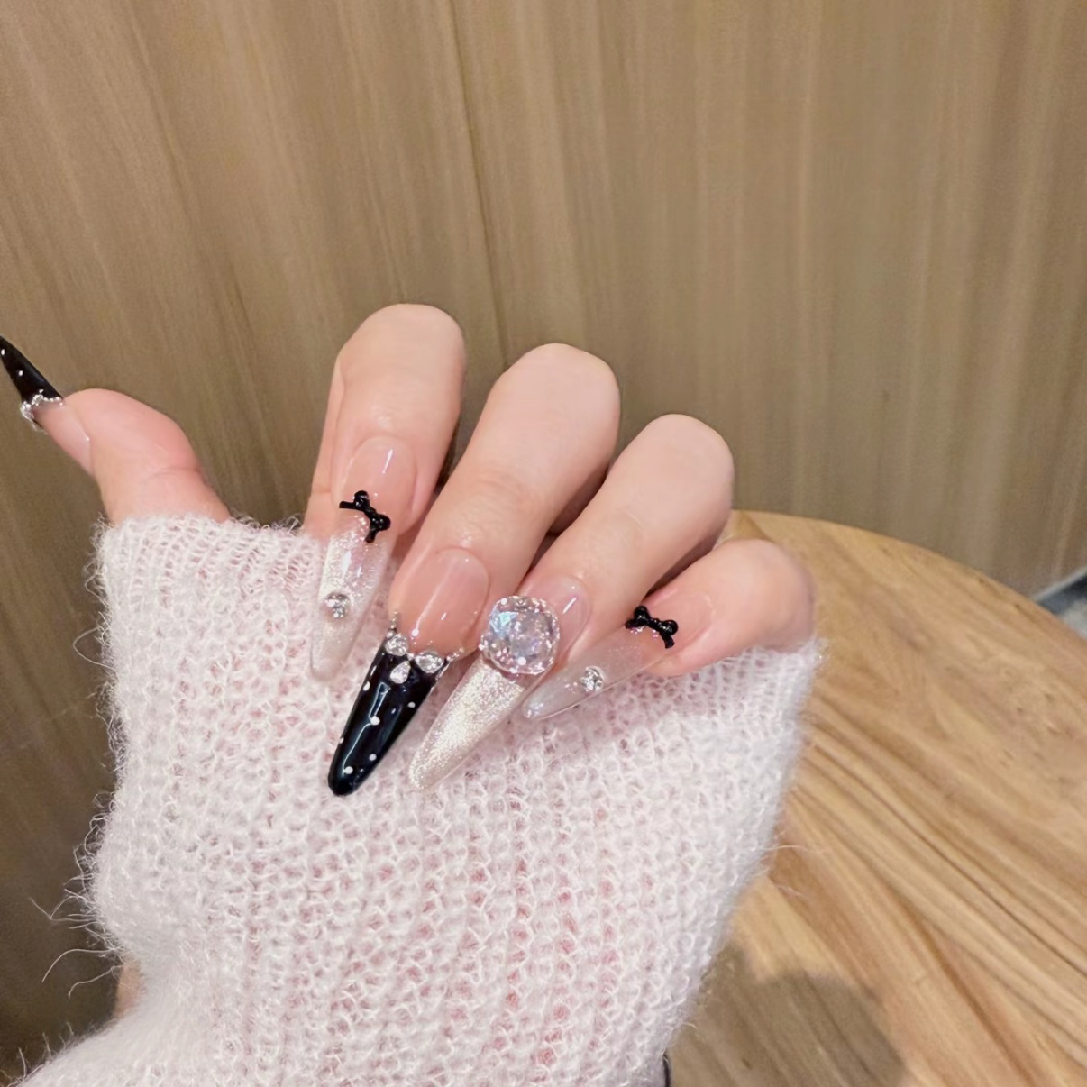 【晚宴】miu系千金法式波点辣妹爆闪粉金猫眼碎钻蝴蝶结穿戴甲