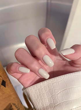 纯手工穿戴美甲纯色合计秋冬显白高品质单色美甲短款光疗可拆卸