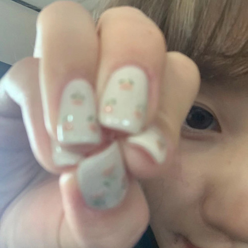 手工穿戴甲手绘郁金香温柔少女美甲ins成品穿戴式新款显白指甲