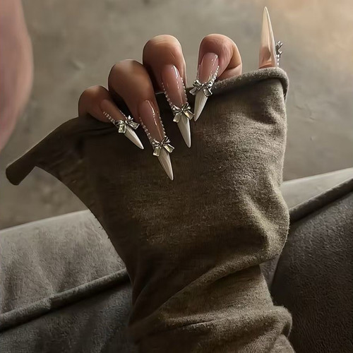 「珍珠小姐」金属飘带蝴蝶珍珠法式高级爆闪气质美甲显白穿戴贴片