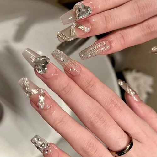 在逃公主飘带碎钻爆闪富家千金风美甲气质清冷高级穿戴甲纯手工