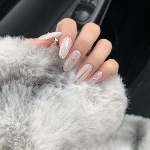 小红书新款手工穿戴甲裸色显白纯欲风冰透假指甲贴片成品美甲