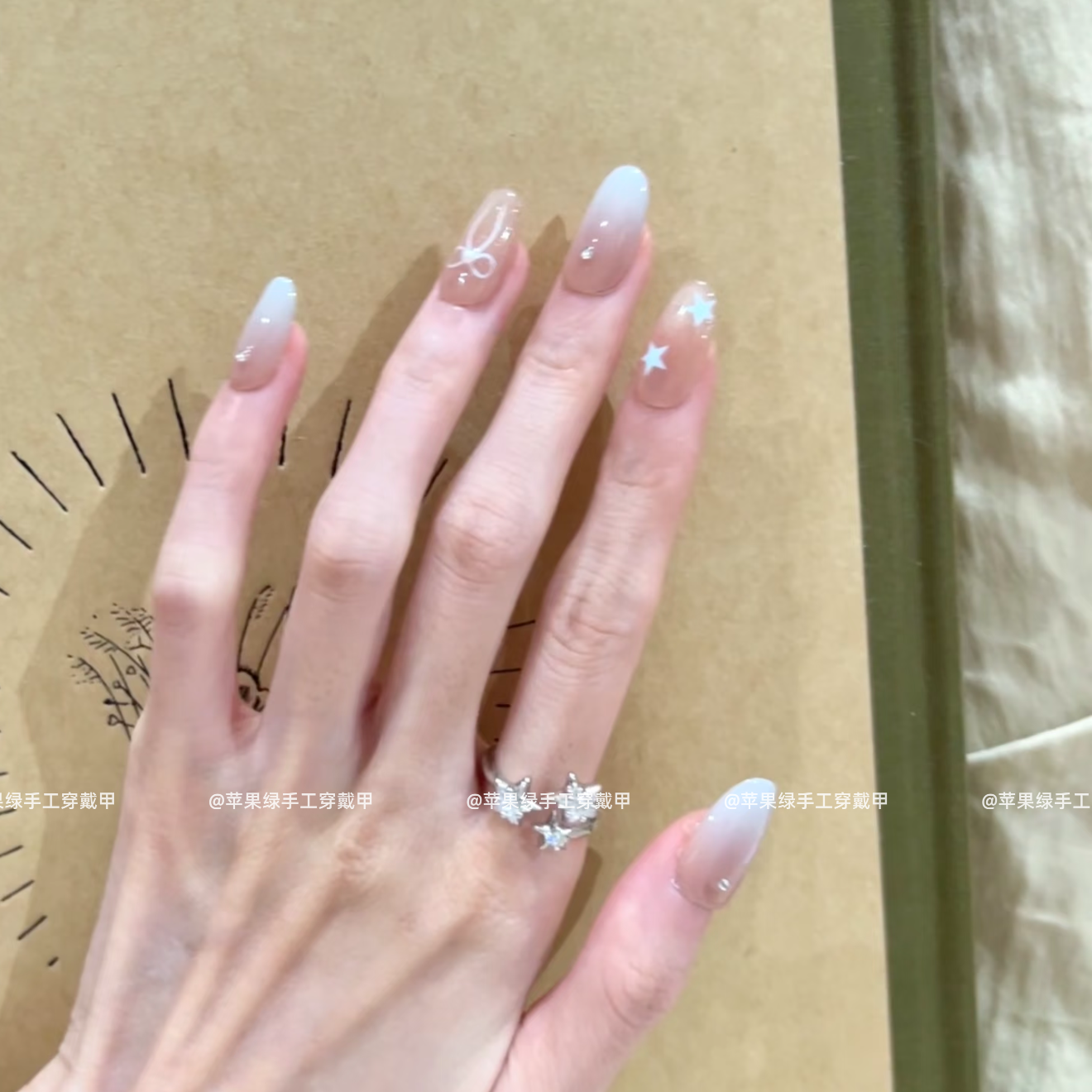 【苏打水】定制手工穿戴甲手绘星星渐变猫眼美甲