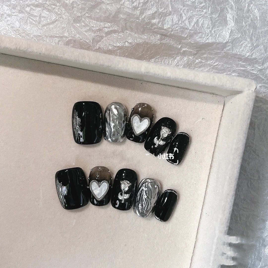 暗黑系短款甜酷风贝壳爱心玫瑰美甲贴片手工假指甲贴穿戴甲短方圆