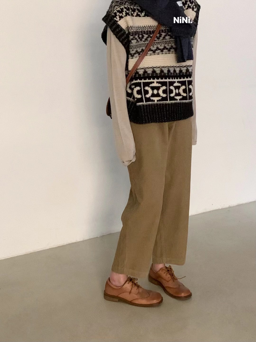 新品经典款nini日系复古细螺纹灯芯绒直筒裤卡其松紧腰休闲女裤