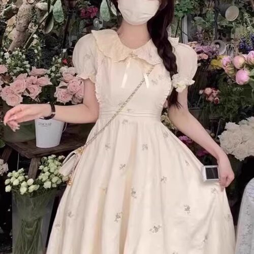 法式复古碎花娃娃领连衣裙女