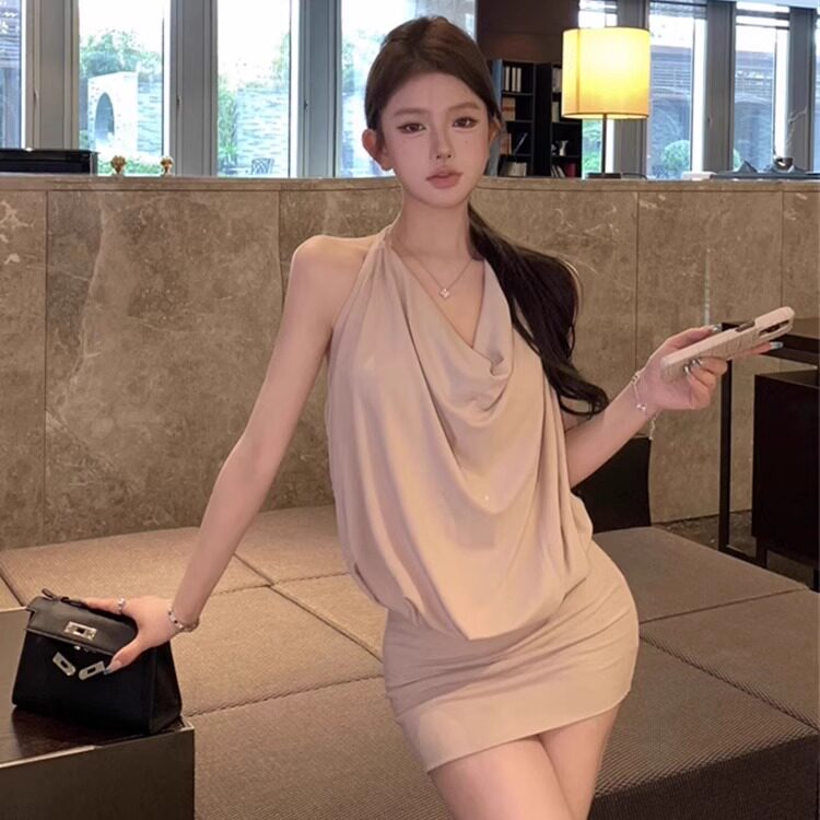 纯欲风荡领挂脖吊带连衣裙女夏设计感性感露背收腰显瘦短款包臀裙