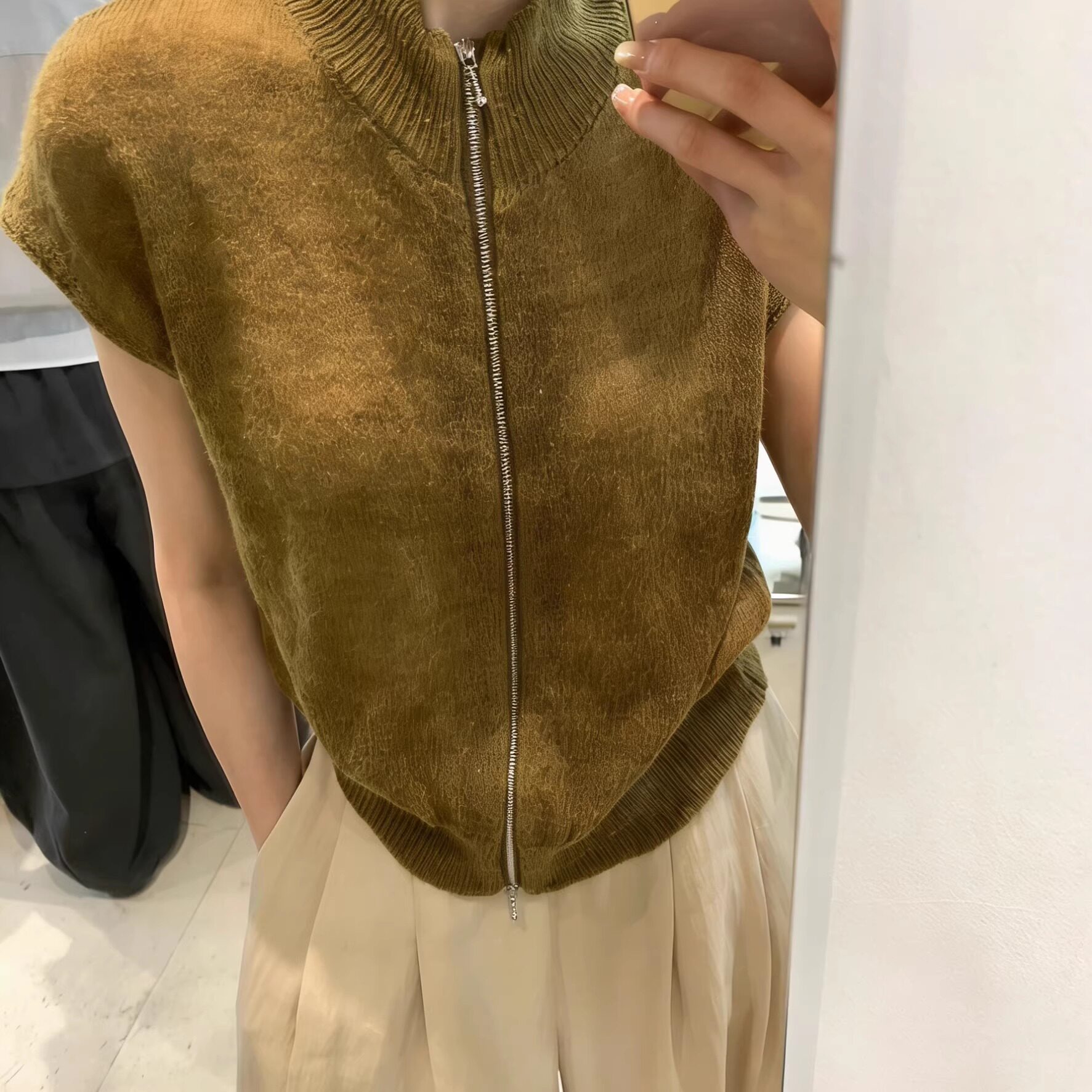 法式通勤拉链立领小飞袖上衣针织衫女春季新款纯色百搭短袖外套潮