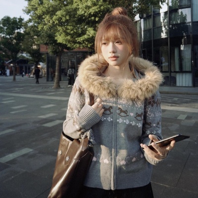 复古费尔岛提花大毛领连帽毛衣