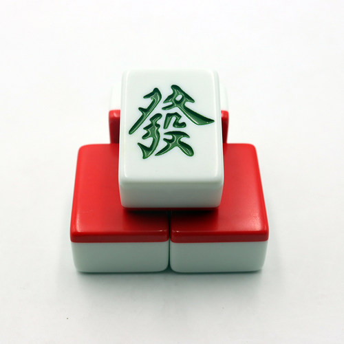 单张大红色发财麻将牌