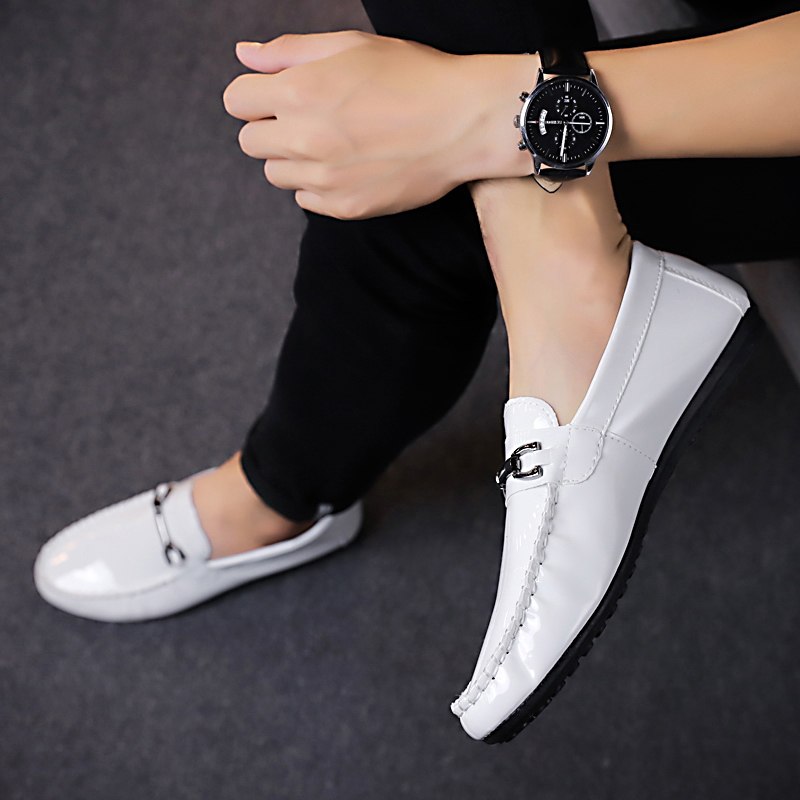 春季精神小伙豆豆鞋男韩版漆皮个性百搭懒人逗逗白色无鞋带皮鞋子在类目 流行男鞋, 低帮鞋, 乐福鞋（豆豆鞋）中 - 来自Buy2taobao.com提供专业的淘宝代购服务