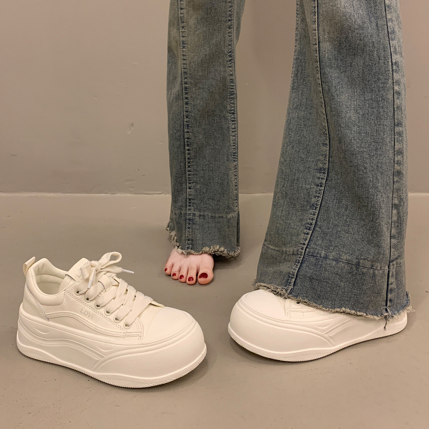 高级感百搭小白鞋厚底增高爆款板鞋女2026新款春秋运动休闲面包鞋,女鞋,休闲板鞋,淘宝优惠券,粉丝福利购,淘宝优惠卷