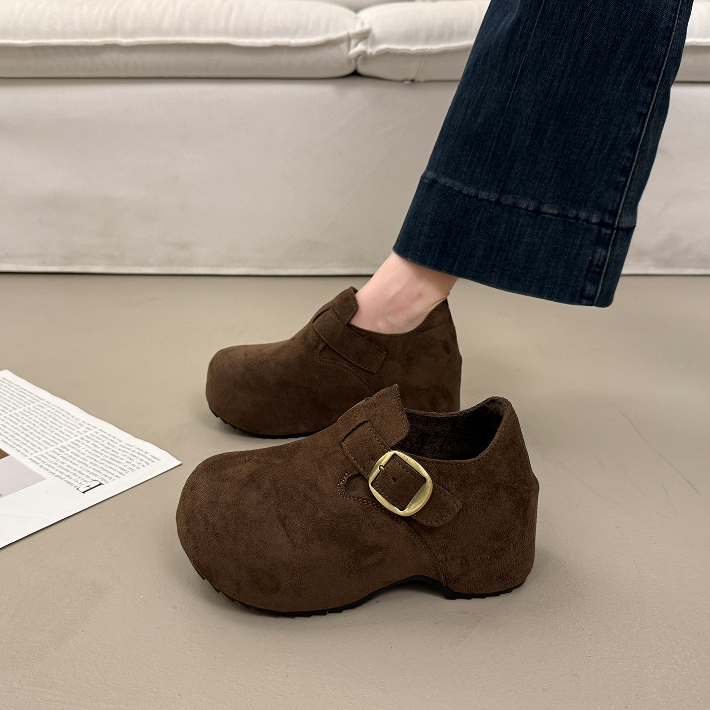 博肯鞋全包女冬大头复古棕色单鞋