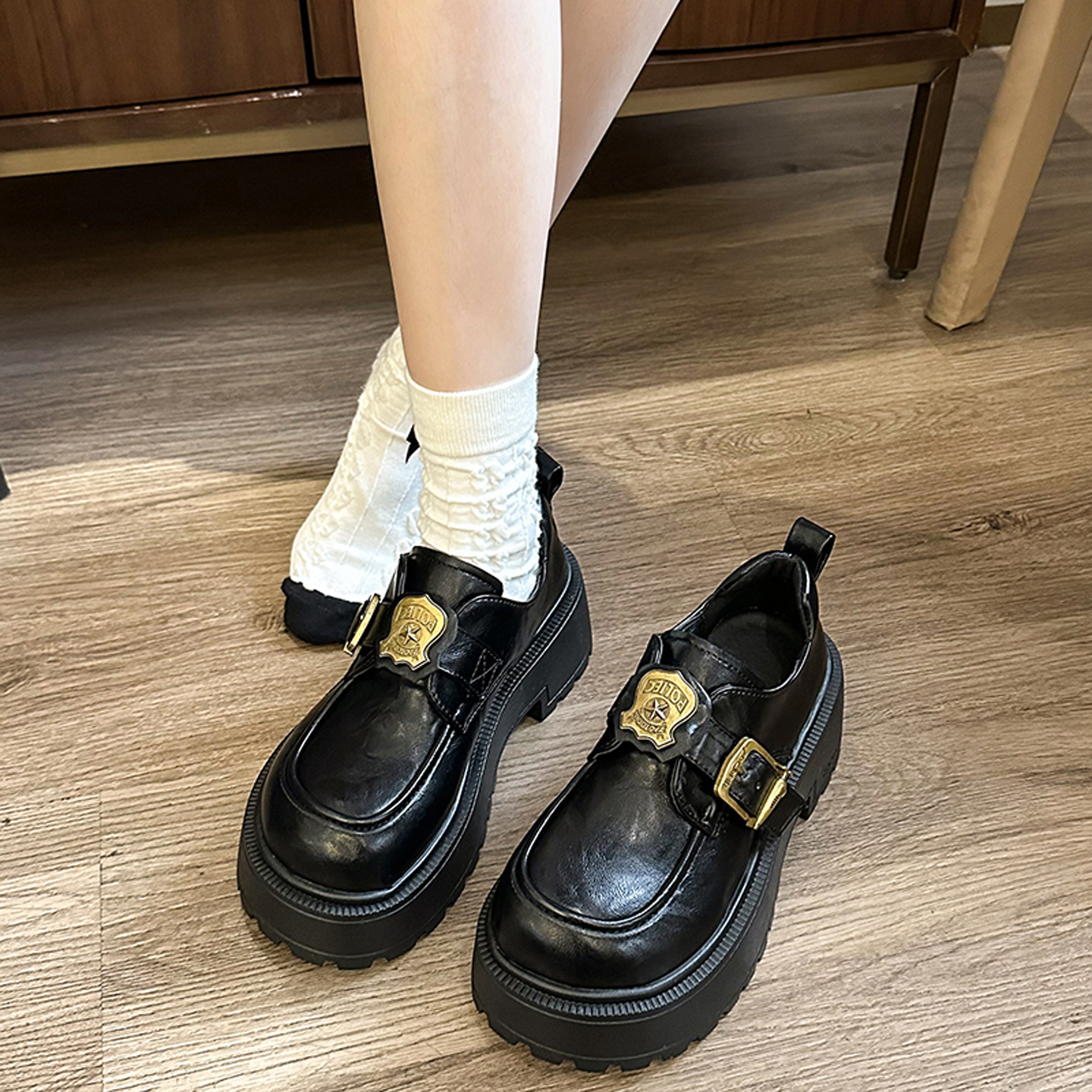 黑色小皮鞋女冬法式绝美深口单鞋