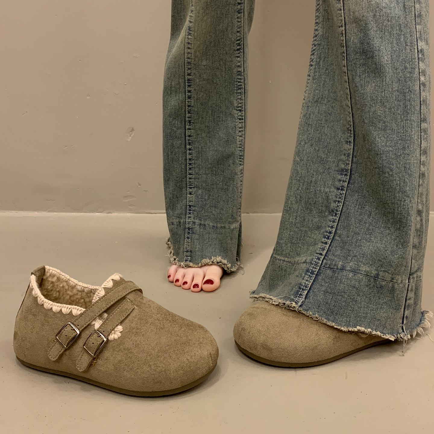 气质小单鞋女冬配裙子全包博肯鞋