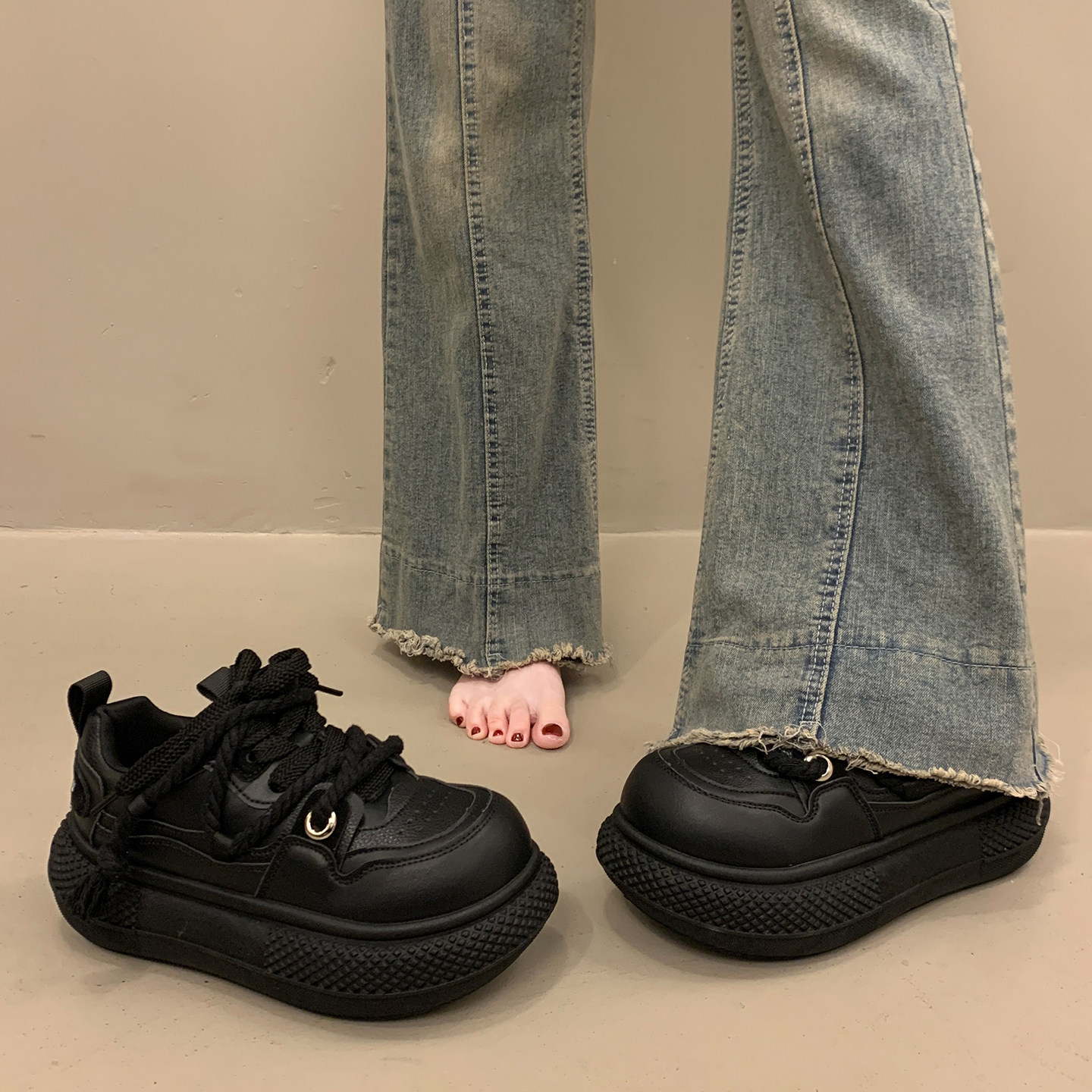 爆款厚底增高板鞋女百搭小白鞋2026新款春秋季松糕运动休闲面包鞋,女鞋,时尚休闲鞋,淘宝优惠券,粉丝福利购,淘宝优惠卷