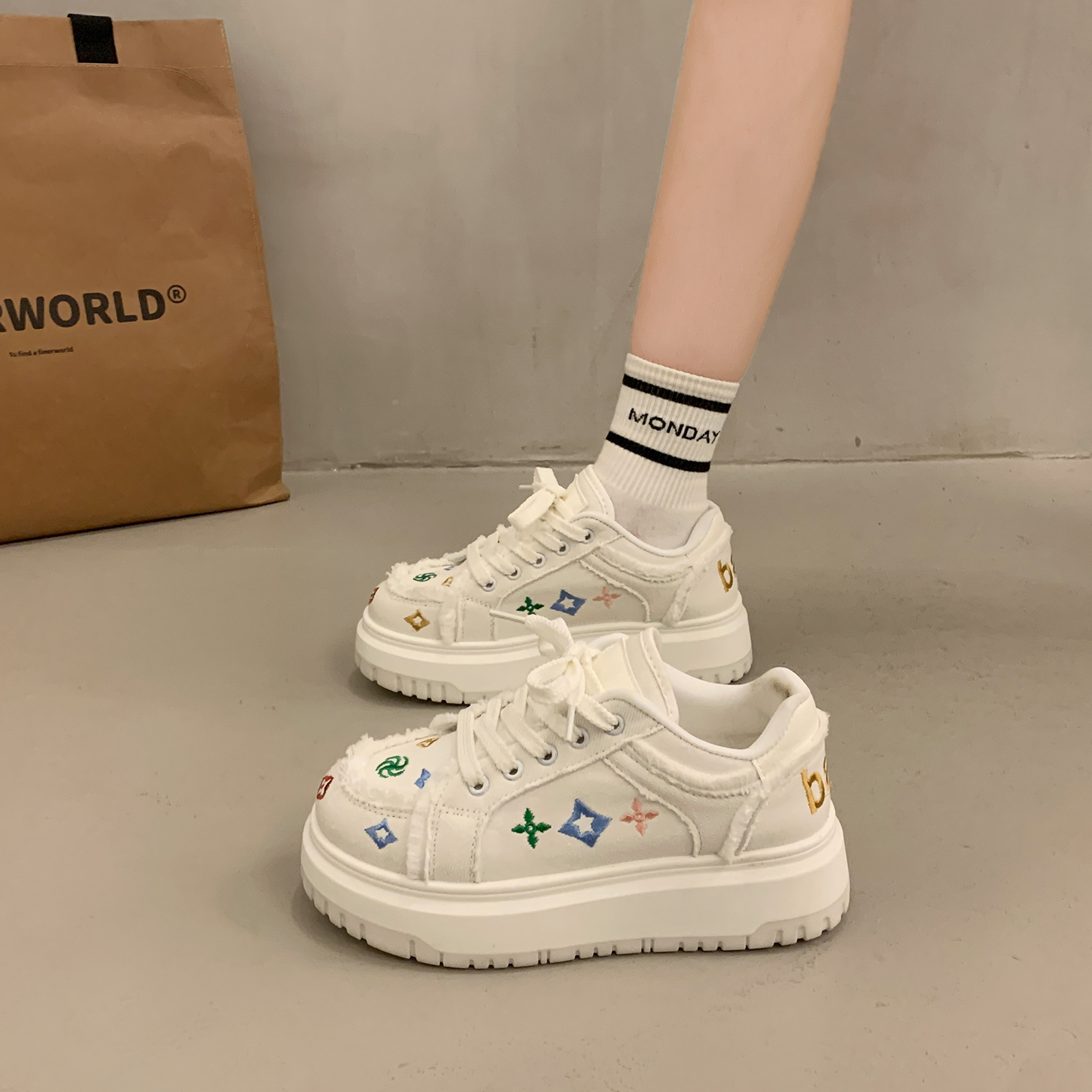 圆头小白鞋女春秋白色低帮帆布鞋