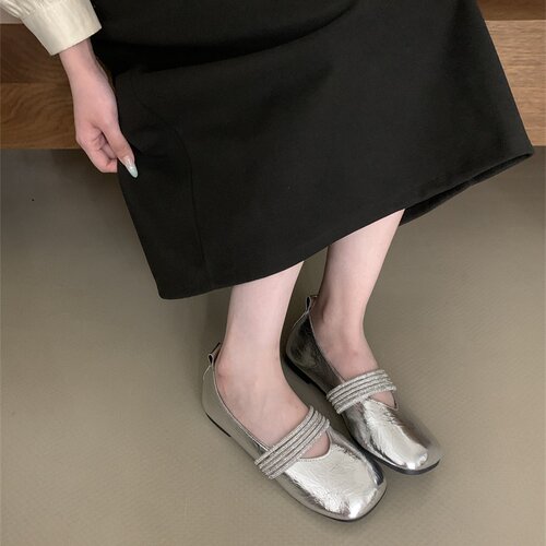 玛丽珍女鞋子2026新款春季浅口一脚蹬配裙子气质平底银色法式单鞋