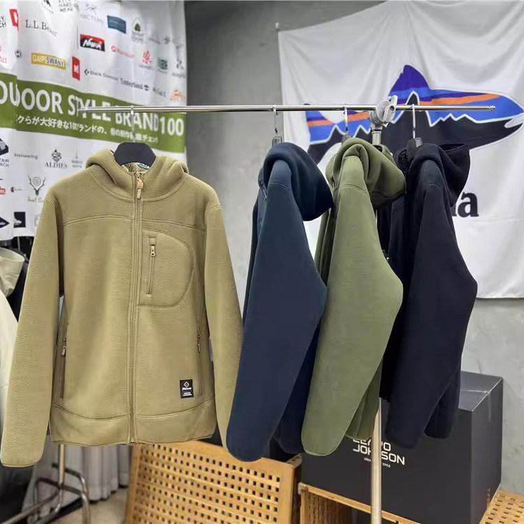 加厚摇粒绒连帽休闲冬外套
