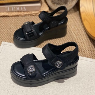 休闲风厚底增高凉鞋女2026夏季新款低跟防滑外穿一字拖不累脚女款