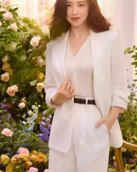 朱珠商场同款2026春夏新款7分袖白色西装天丝袖口捏褶通勤外套女