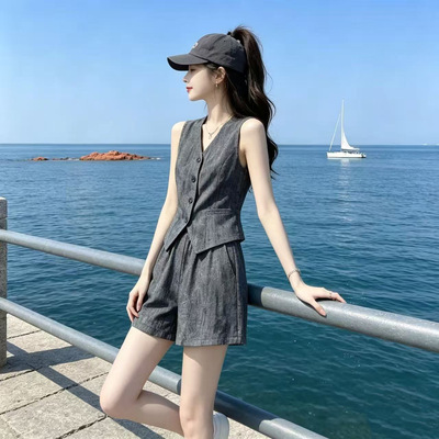 小个子老钱风花灰色马甲套装女夏季显瘦V领上衣休闲短裤两件套潮