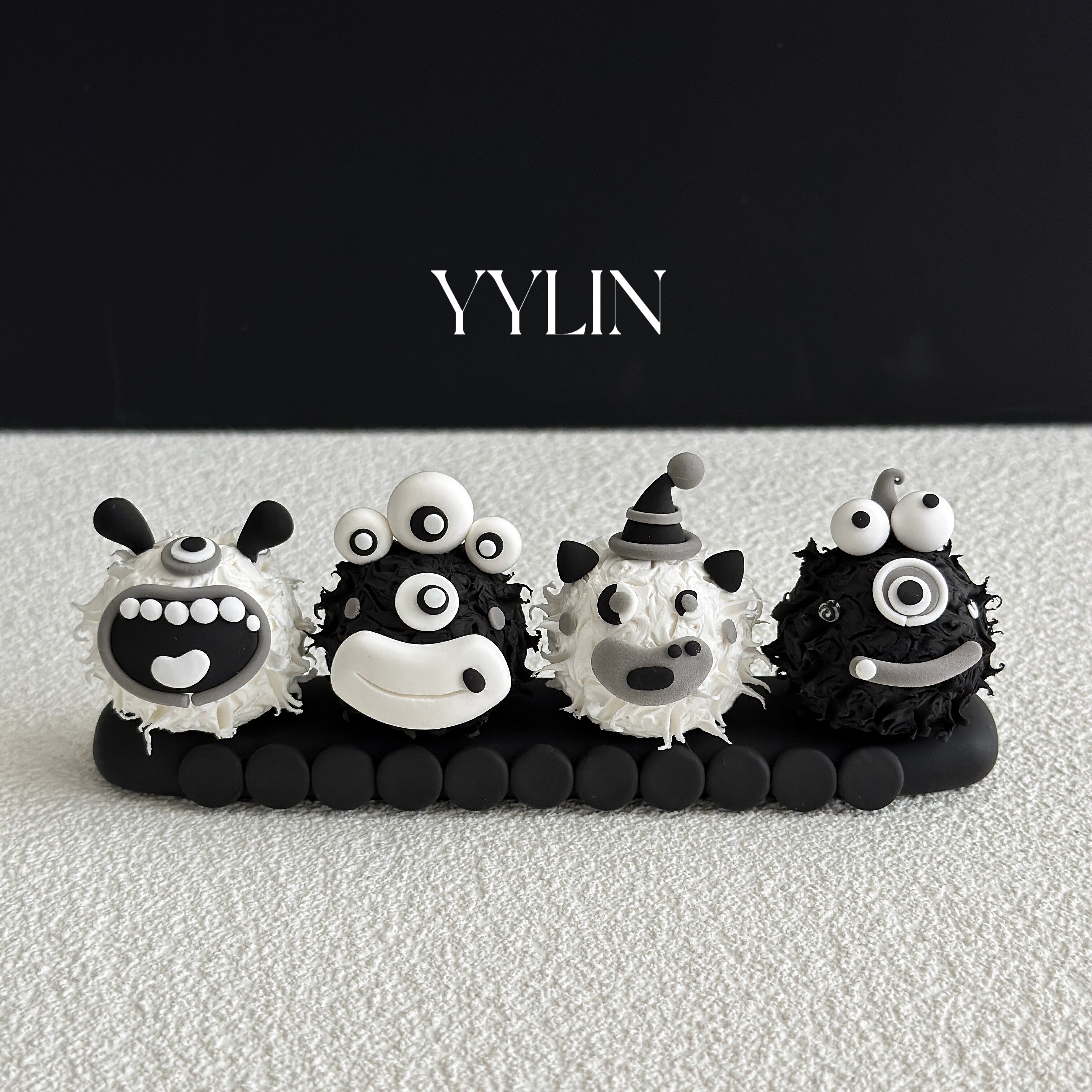 YYLIN&middot;黑白极简高级小怪兽diy粘土创意临时停车牌车载摆件