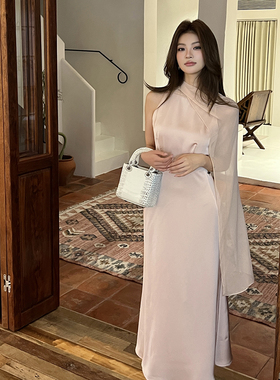 2026春夏新款设计感粉色无袖缎面飘带连衣裙收腰显瘦高长裙女