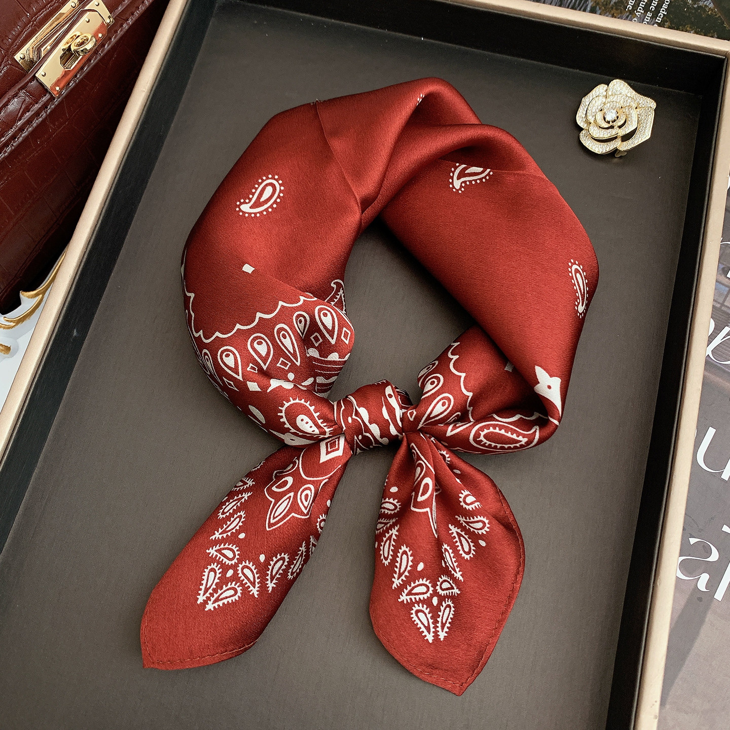 酒红腰果花真丝小方巾女春秋装饰丝巾夏季薄款桑蚕丝领巾时尚复古