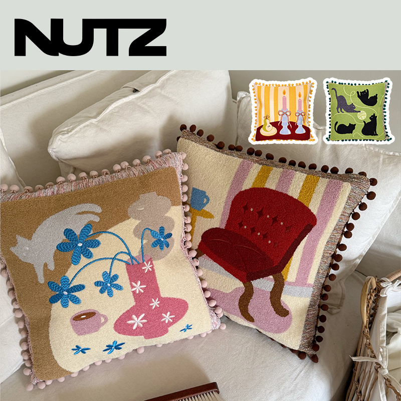 Lagomlab双面绒立体刺绣靠垫