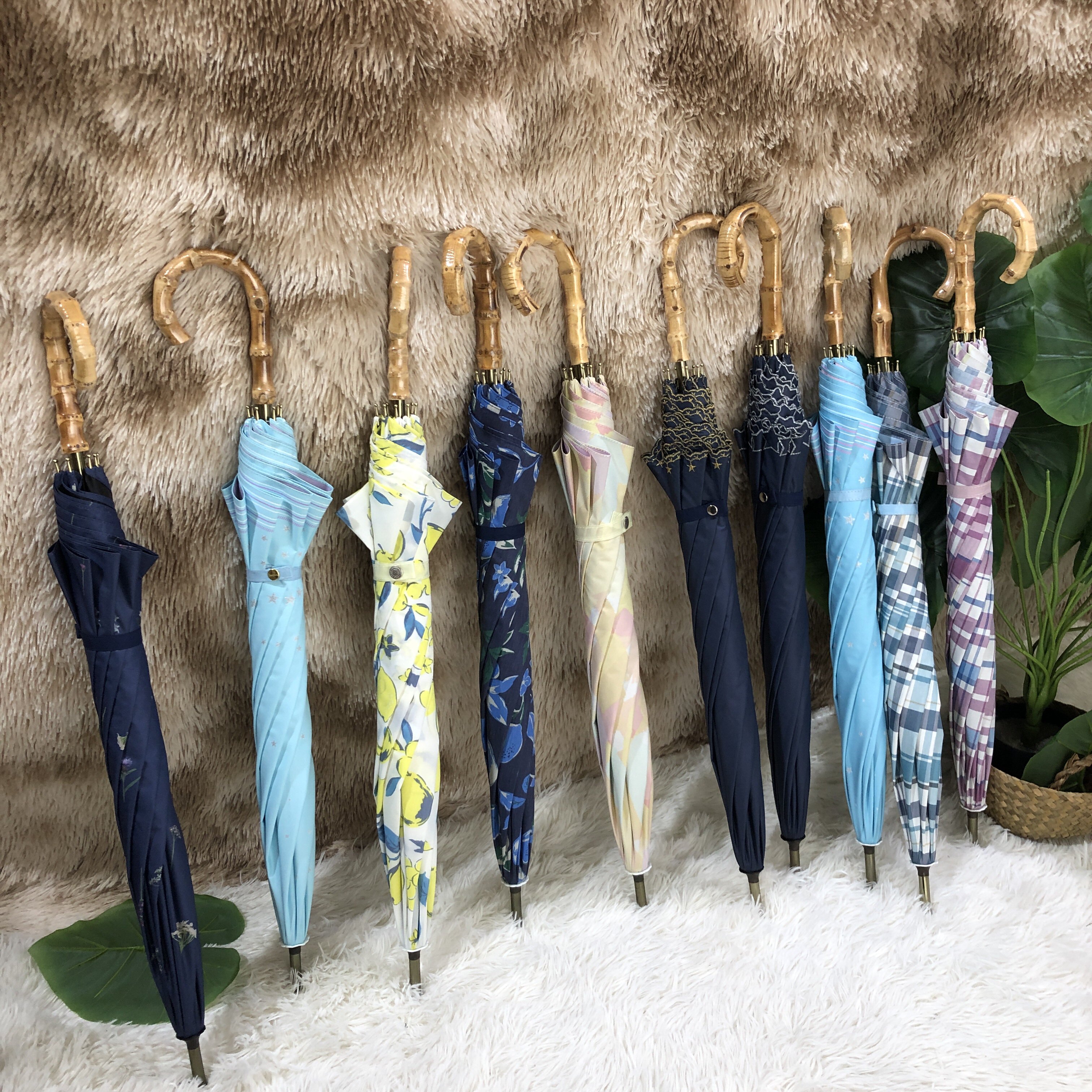 日单捡漏手开直骨长柄木柄弯钩黑胶晴雨伞两用竹手柄碎花简约仙女