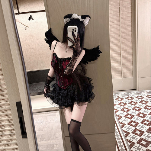 性感黑色恶魔抹胸鱼骨蓬蓬裙
