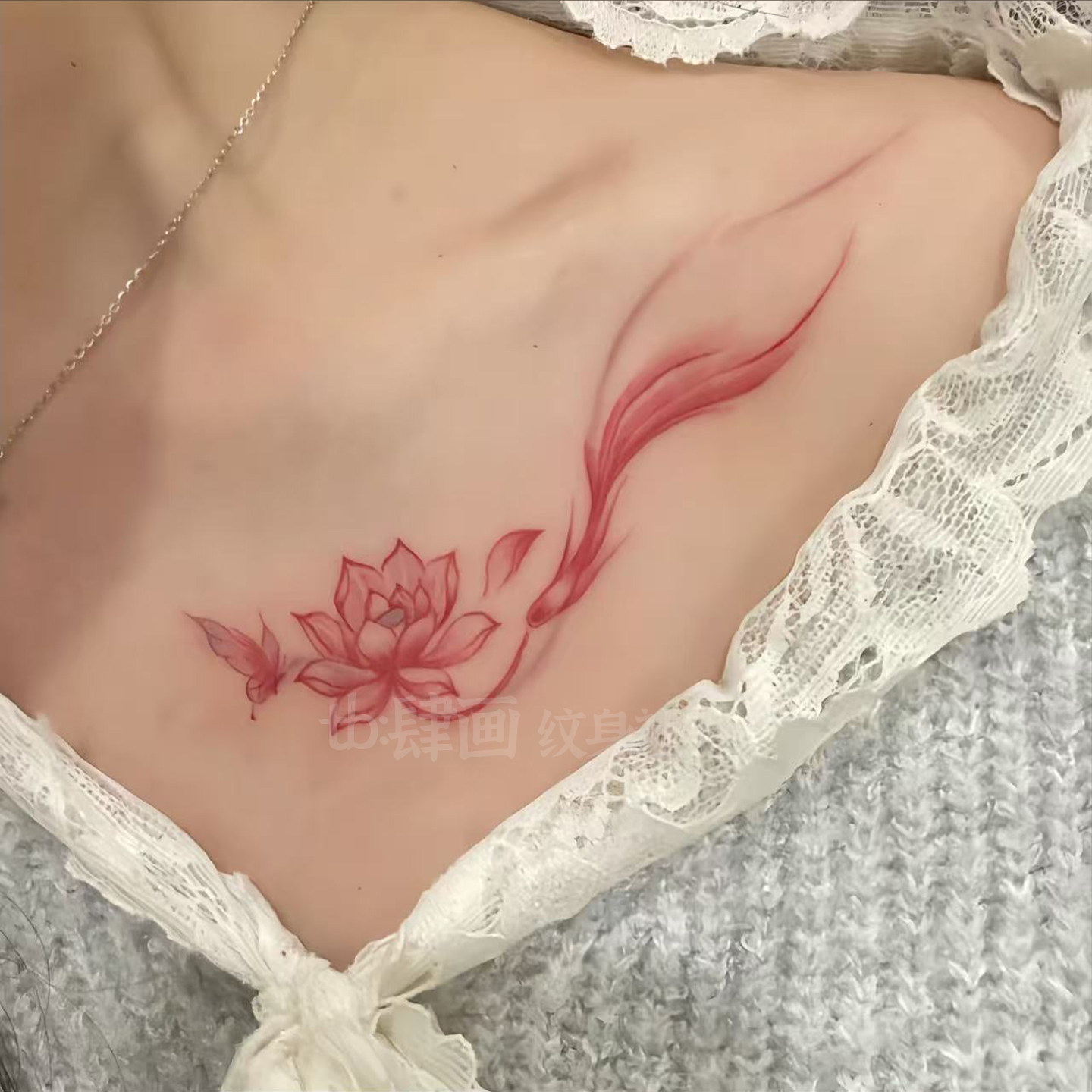 莲动鱼跃 古风辣妹锁骨莲花锦鲤仿真彩色纹身贴蝴蝶新款防水持久