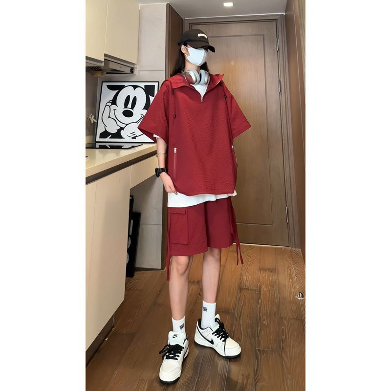 酒红色冰丝连帽短袖t恤男夏天套装半拉链设计短袖短裤两件情侣装