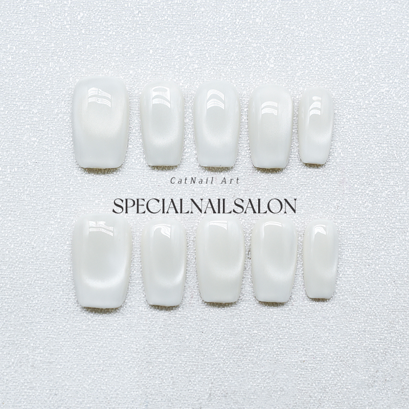 【雪纱梦语】纯手工穿戴美甲秋冬新款简约追光猫眼高级感指甲贴片