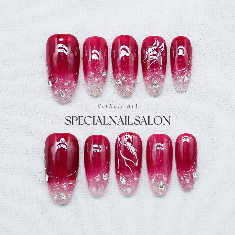 【马到红运】纯手工穿戴甲火龙果红猫眼过年款美甲彩绘小马指甲片,彩妆/香水/美妆工具,穿戴甲/甲片,淘宝优惠券,粉丝福利购,淘宝优惠卷